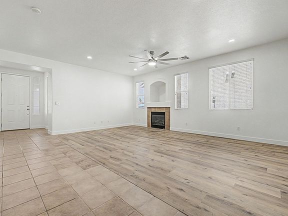3rd image of 835 Entrada Ridge Ave