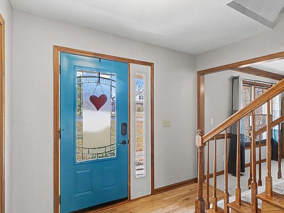 5th image of 206 Fox Run Dr