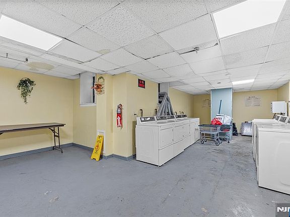 3rd image of 433 Lincoln Ave C014A