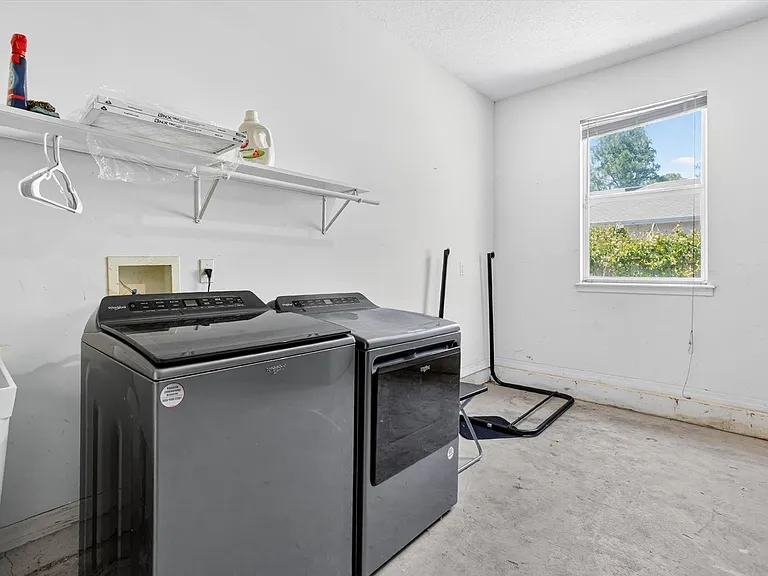 6781 Veronica Ct — Photo 29