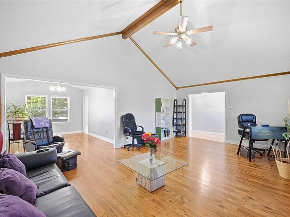 5th image of 4106 E 88th St