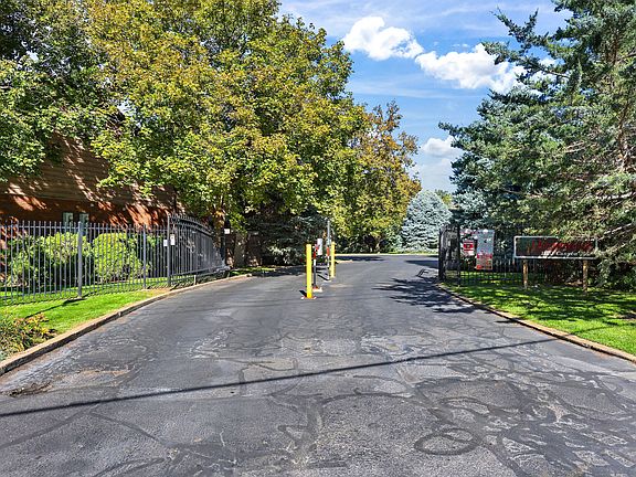 4th image of 1120 Canyon Rd APT 38