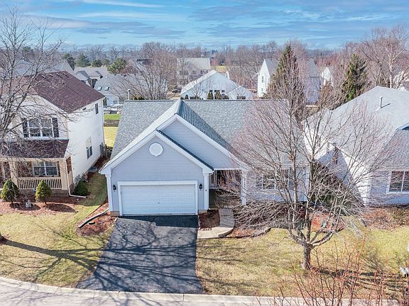 2nd image of 1132 Orchard Lake Dr