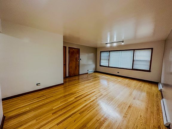 3rd image of 4154 W Wellington Ave #1