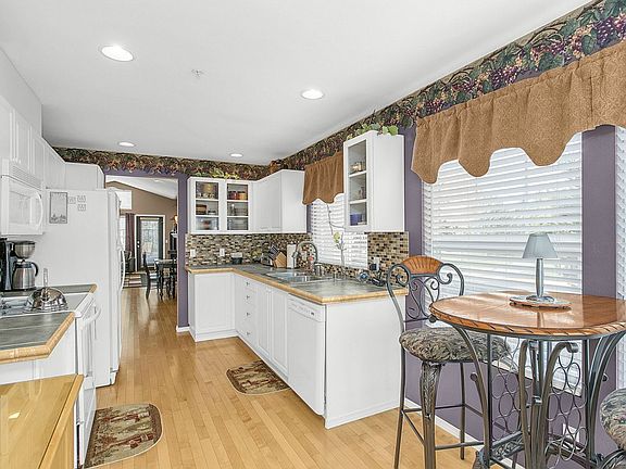 4th image of 6005 Nathan Way SE Unit C