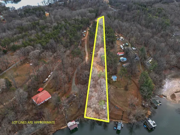 8 Northridge Rd, Hardy, VA 24101