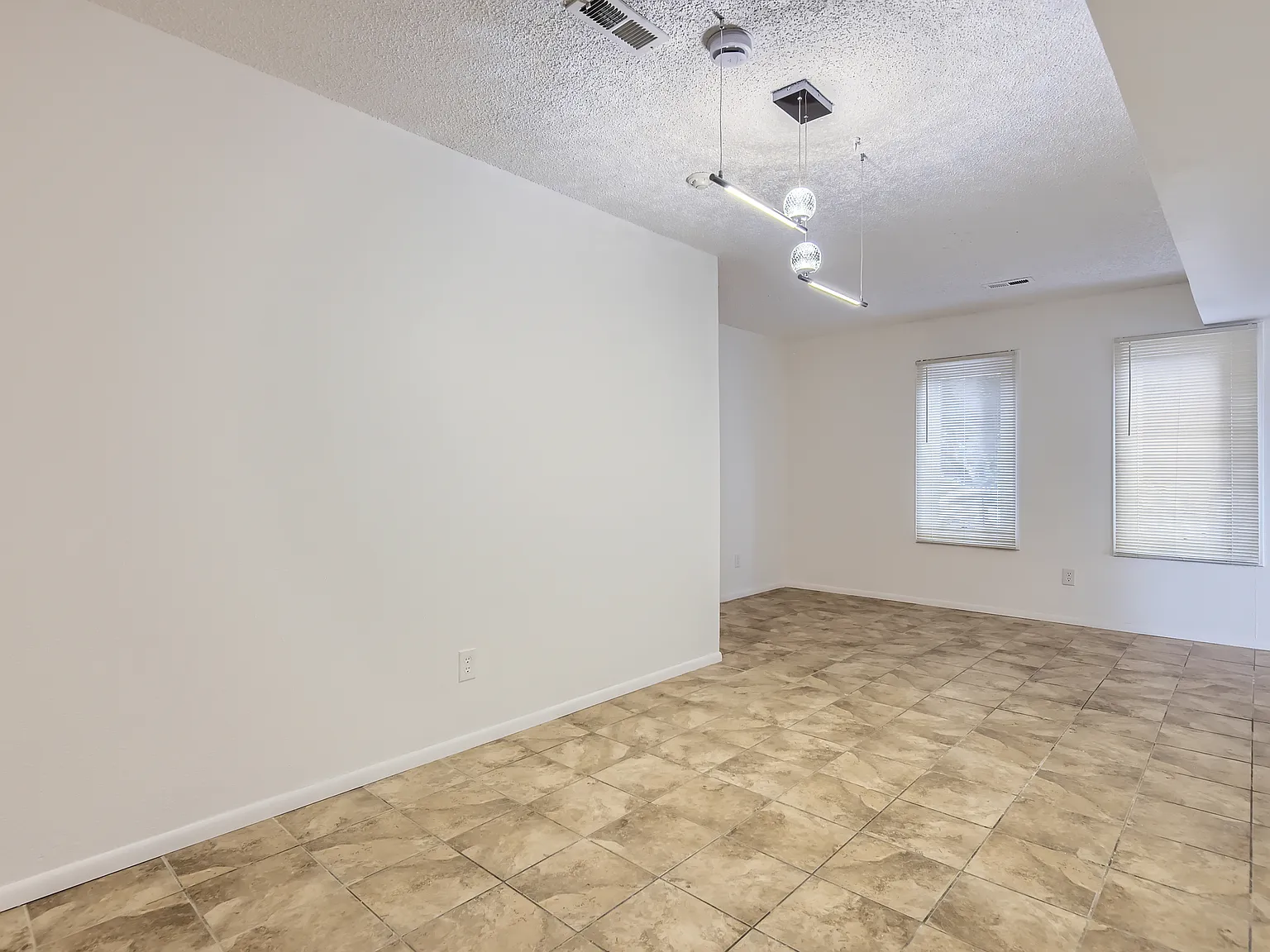 3 bed, 1771 sqft, $2,500 — Photo 4