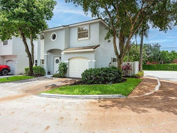 2nd image of 800 NW 98th Avenue