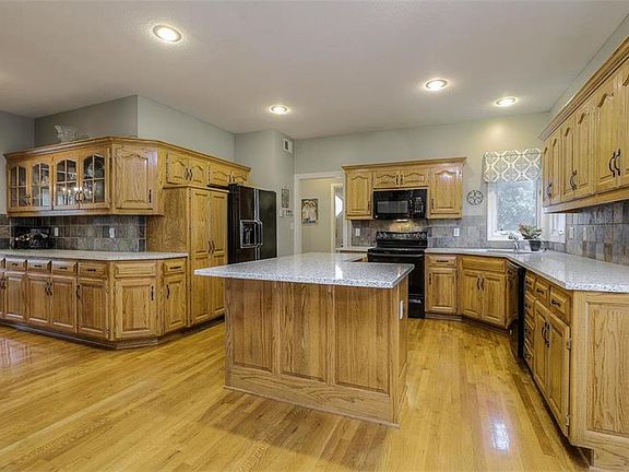 5th image of 13109 W 131st St