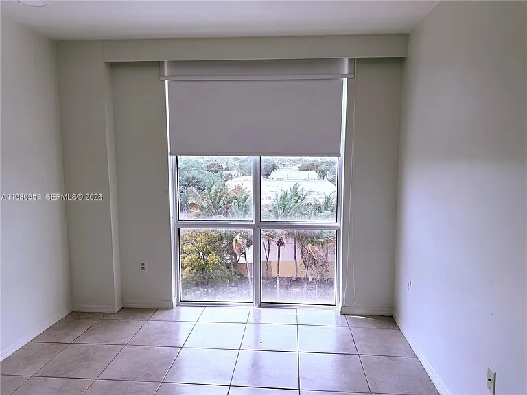 900 SW 8th St #604 — Photo 35