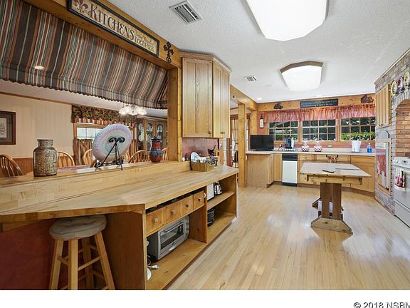 5th image of 2440 Selleck Ave