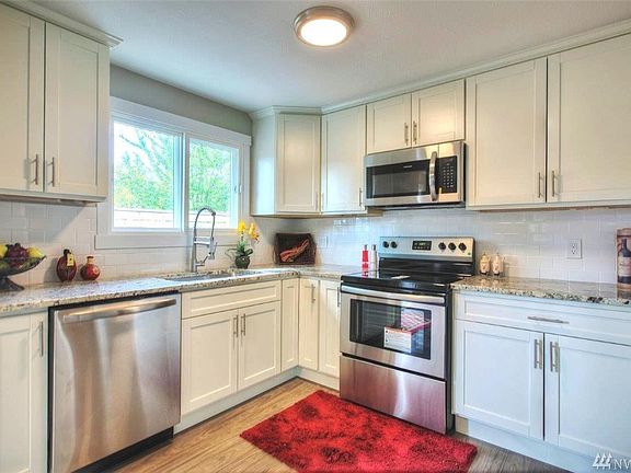 5th image of 18231 5th Ave S