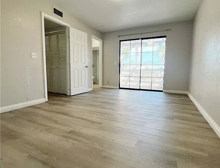 1405 Santa Margarita St #E — Photo 9