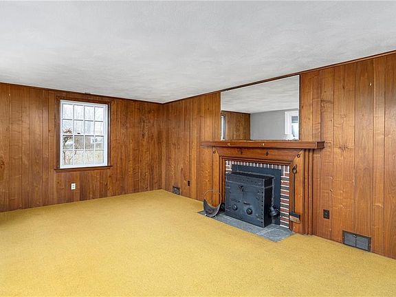 3rd image of 27 Woodland Ave
