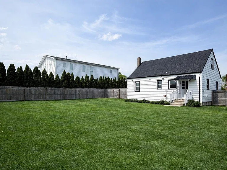 10 Cambell Ct — Photo 2