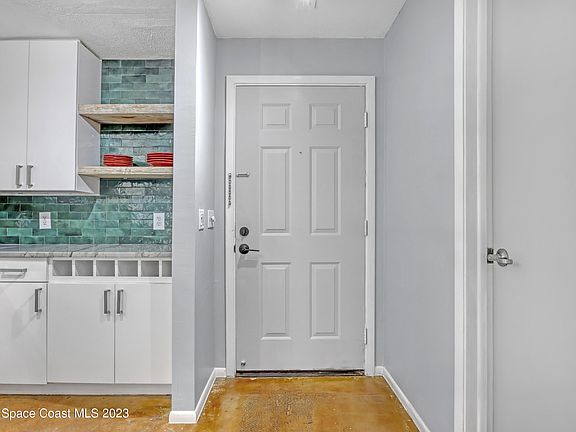 5th image of 8709 Hibiscus Ct #8709