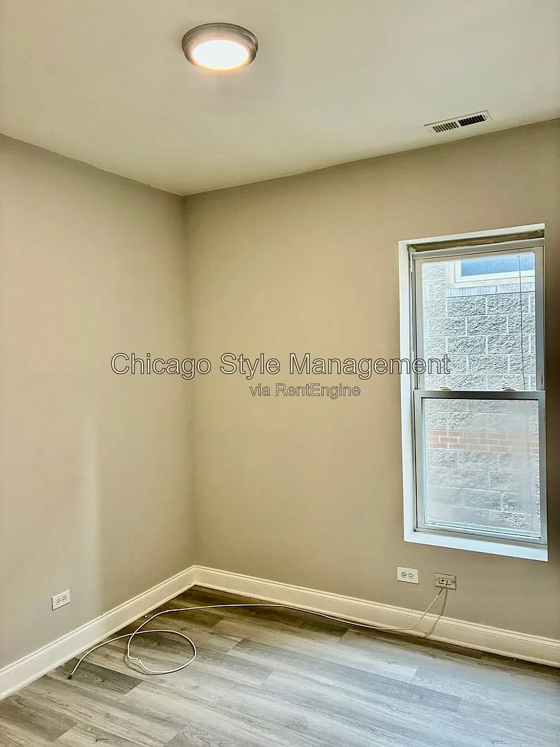 6605 S Kimbark Ave — Photo 4
