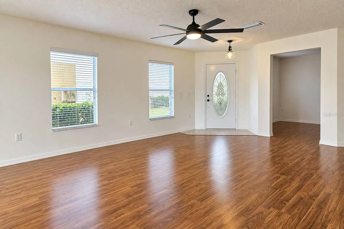 3 bed, 2.5 bath, 1991 sqft, $2,700 — Photo 4