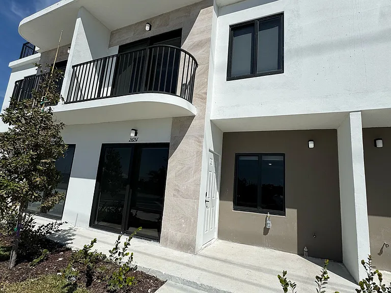 26151 SW 147th Ave — Photo 1
