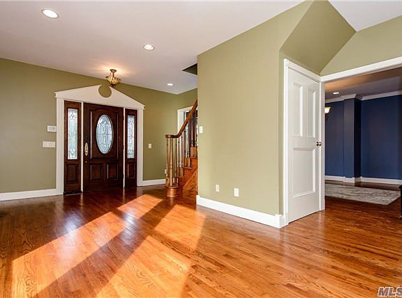 2nd image of 170 Henry St