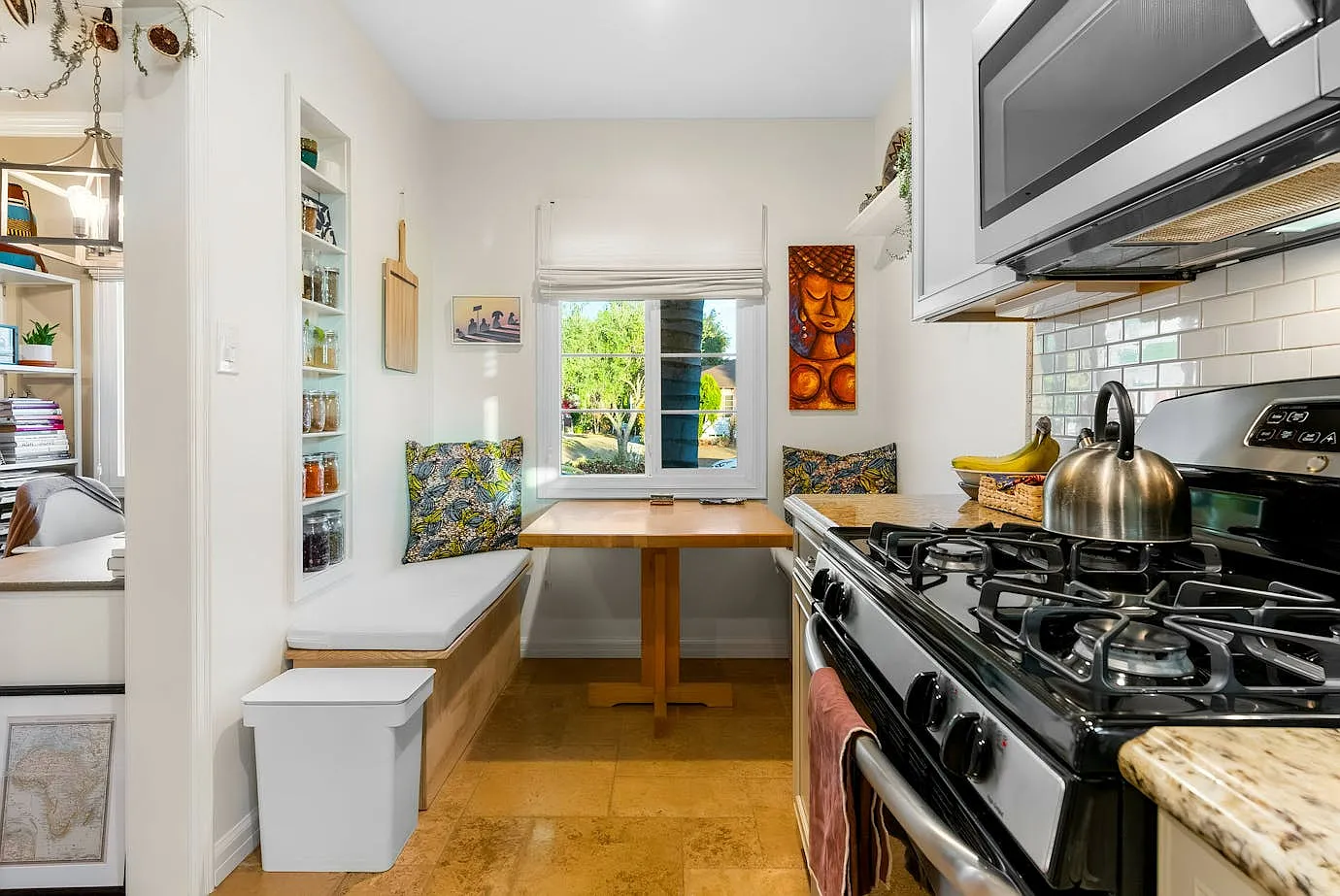 2 bed, 800 sqft, $3,800 — Photo 2