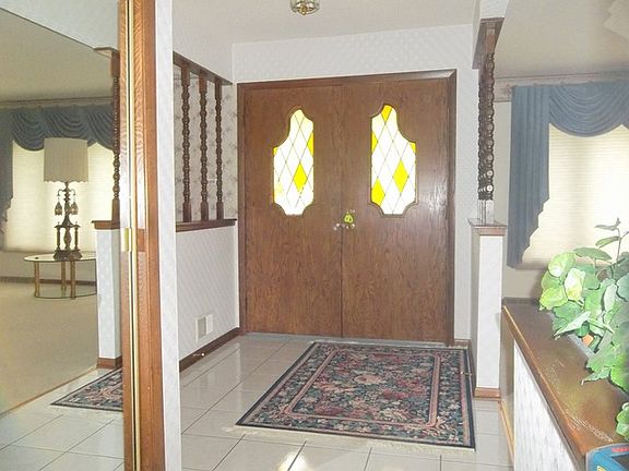 4th image of 15612 Catalina Ct