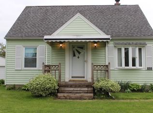 899 Pioneer Dr, North Tonawanda, NY
