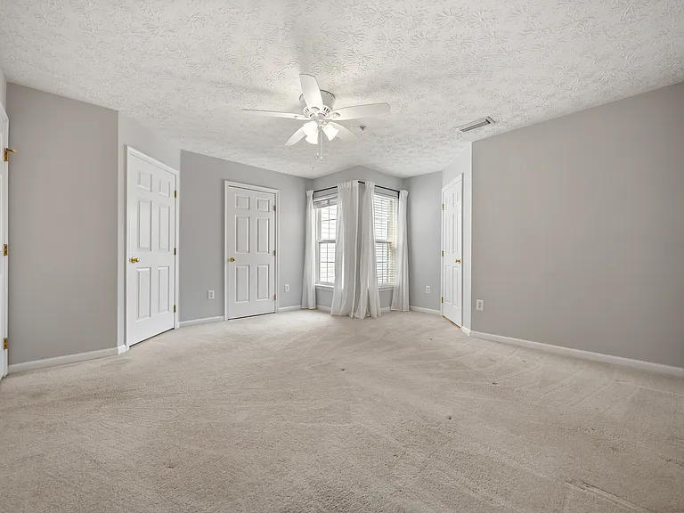 2716 Mapleview Ct — Photo 9