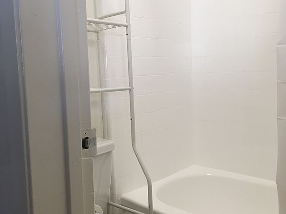 5th image of 18555 Burbank Blvd APT 12