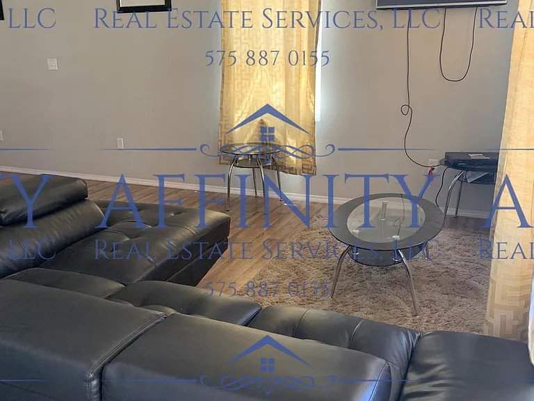 602 N. Guadalupe St. — Photo 4