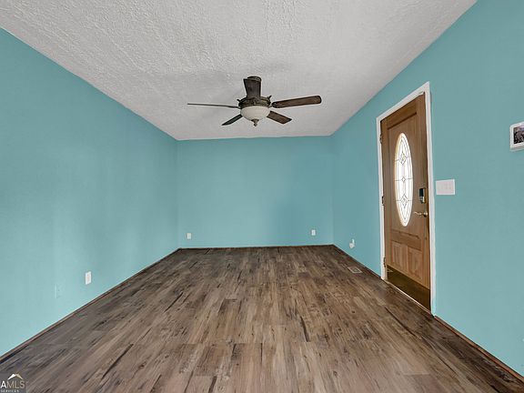 3rd image of 3285 Howell Cir