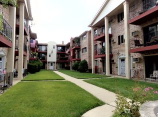 5305 N Delphia Ave APT 305, Chicago, IL 60656