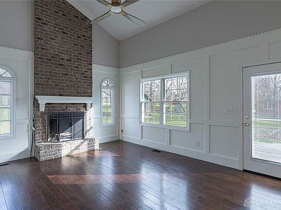 3rd image of 6351 New Market Ct
