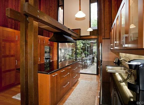 5th image of 2812 Victoria Pl