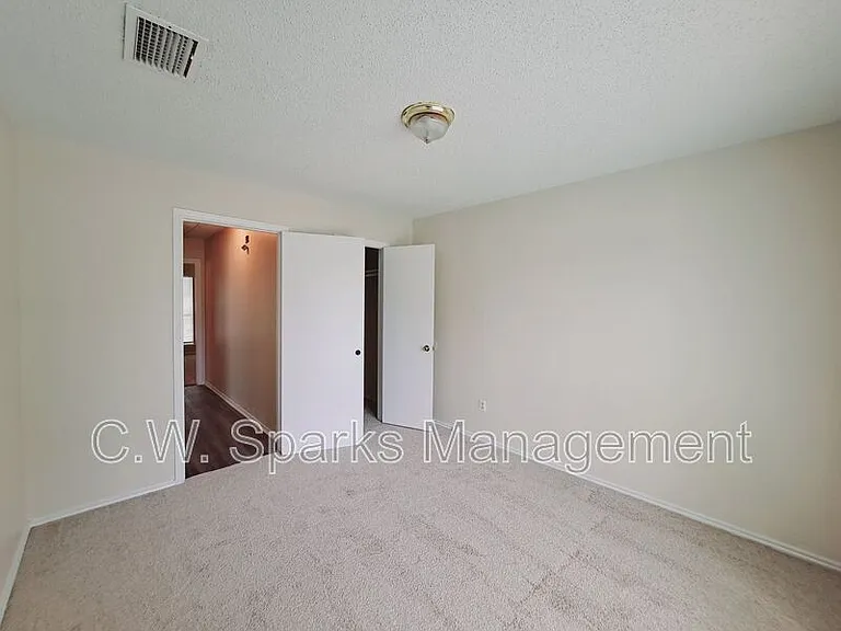 926 Westover Dr — Photo 5