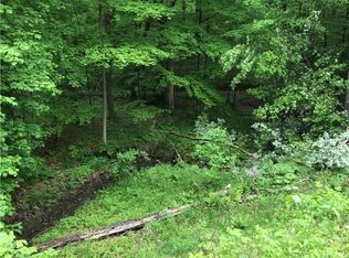 Struthers Rd, Lowellville, OH 44436