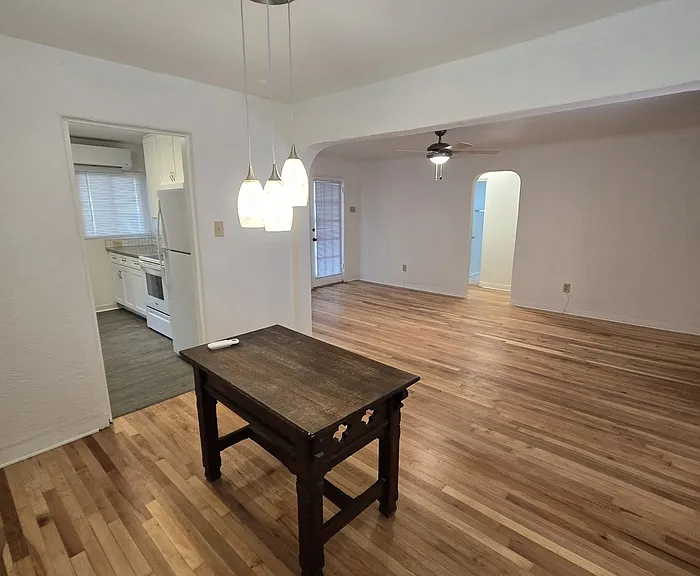 214 Wellesley Dr SE — Photo 6