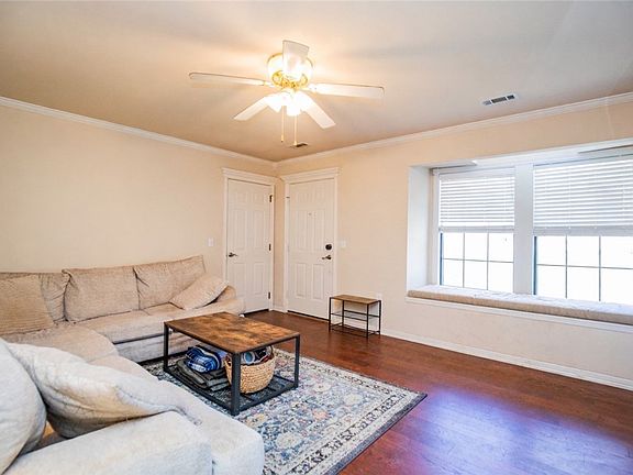 5th image of 2173 E Stearns St