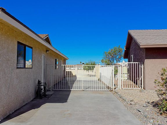3rd image of 2785 Castaway Dr