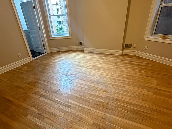 5th image of 377 Baldwin Ave #2R