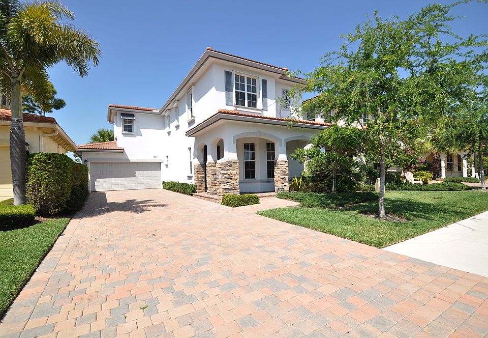 Exterior Front View
