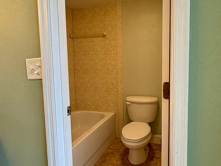 720 Village Lake Ter N — Photo 3