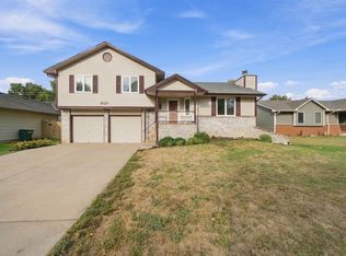 1527 N Pine Grove St, Wichita, KS 67212