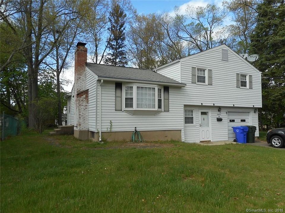 1st image of 18 Appletree Dr