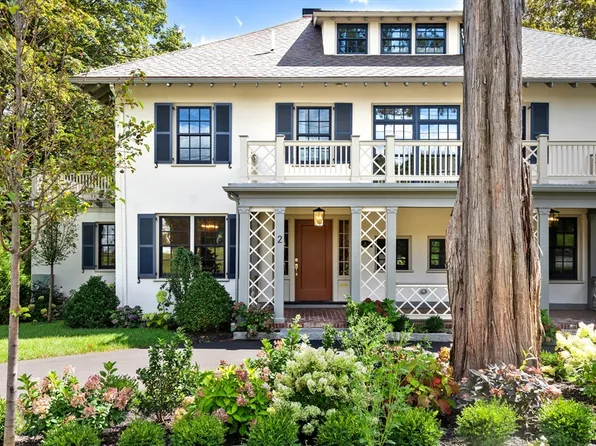 2 Percy Rd, Lexington, MA 02421