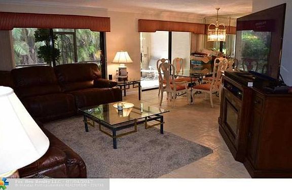 Home For Sale In Coach Houses