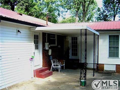 3rd image of 108 Preston St