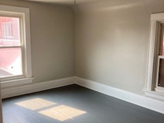 3rd image of 510 S Park St #1