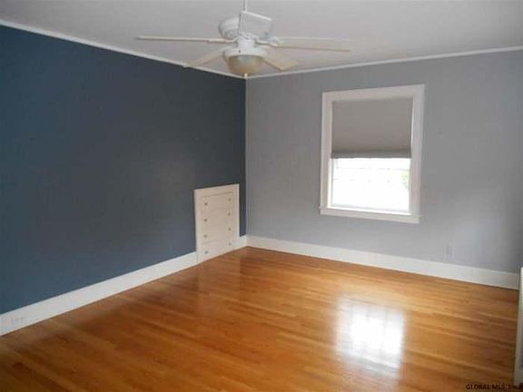 2nd image of 22 Roosevelt Ave