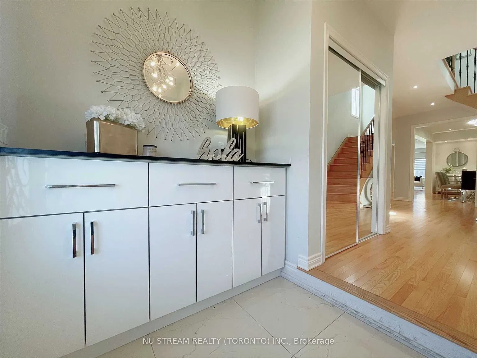 4 bed, $4,000 — Photo 2